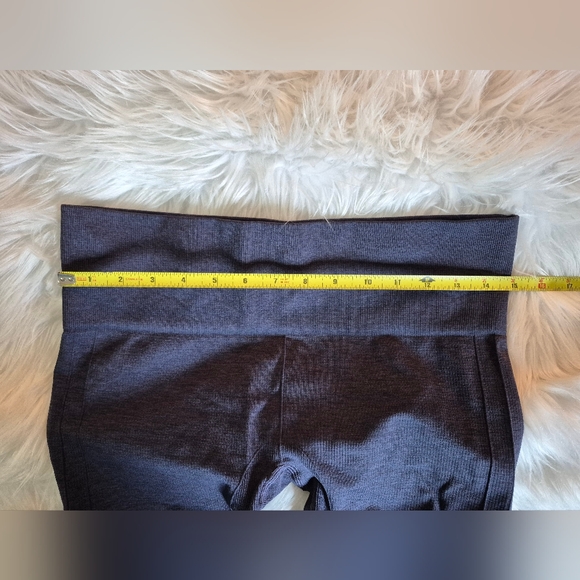 Women's Lululemon In The Flow Cropped Leggings Size 10 - Picture 6 of 7